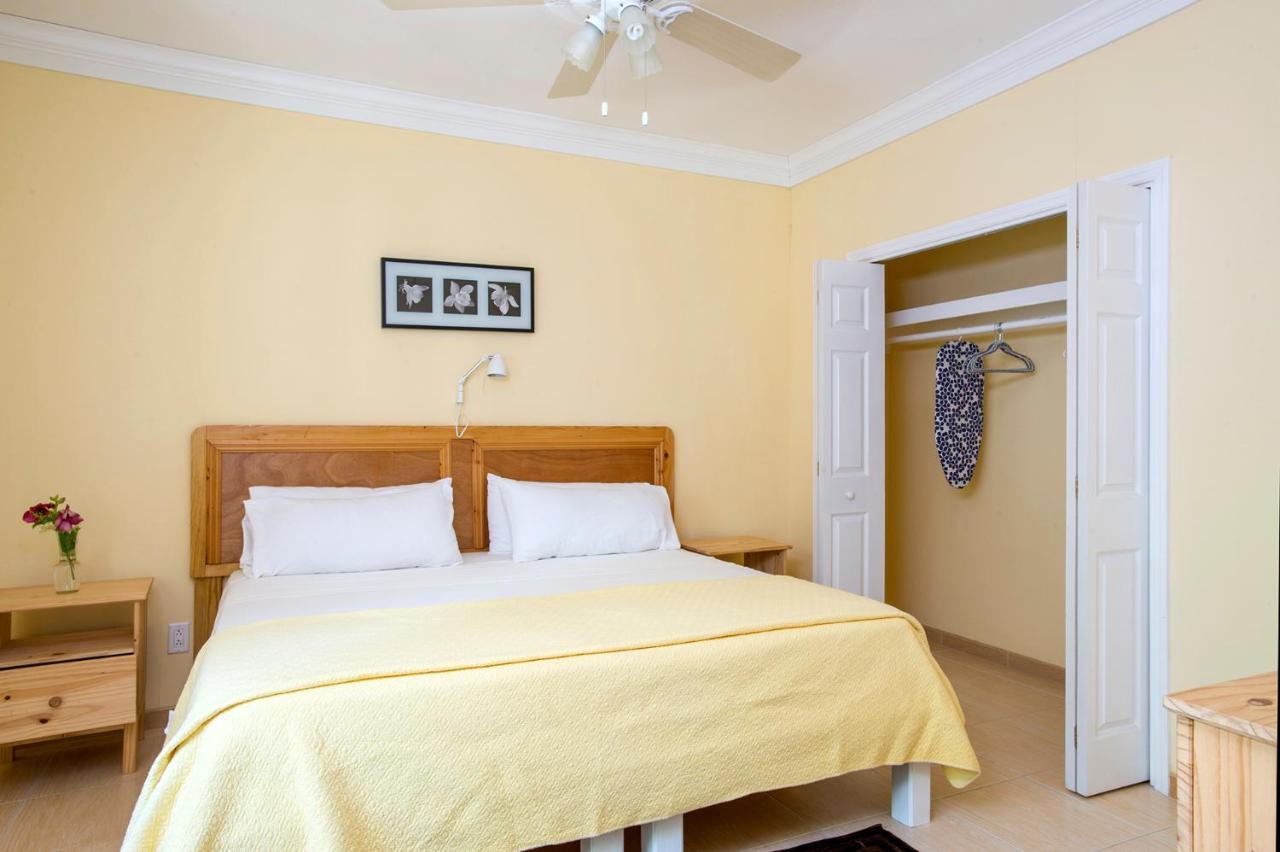 Sir Charles Guest House Palmetto Point Екстер'єр фото
