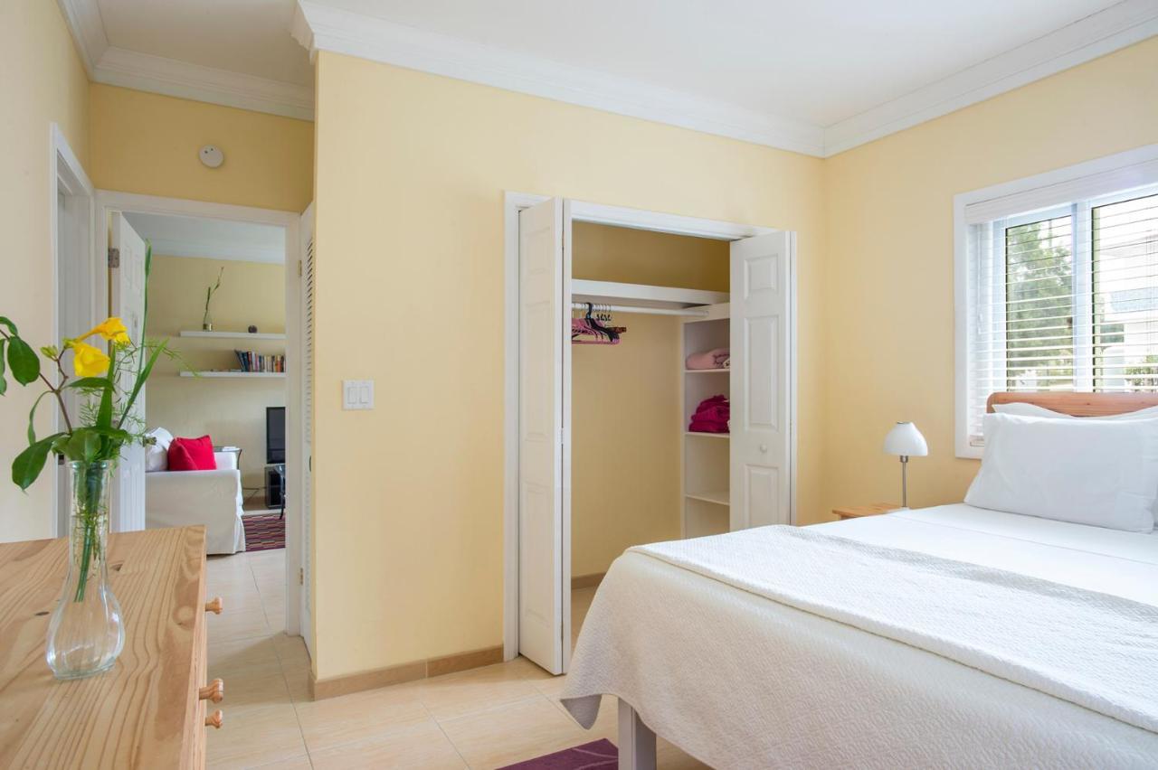 Sir Charles Guest House Palmetto Point Екстер'єр фото