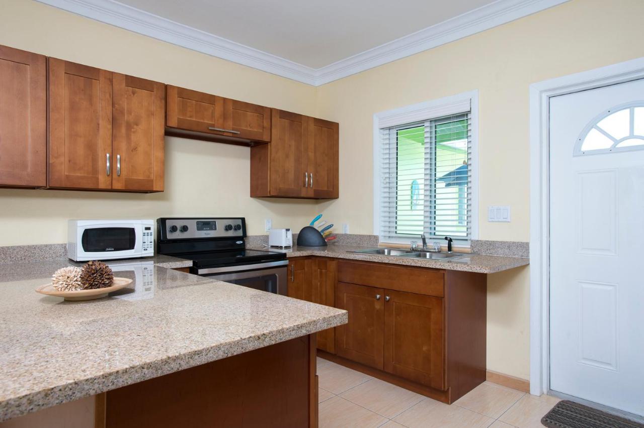 Sir Charles Guest House Palmetto Point Екстер'єр фото