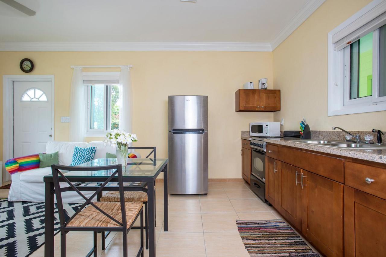 Sir Charles Guest House Palmetto Point Екстер'єр фото