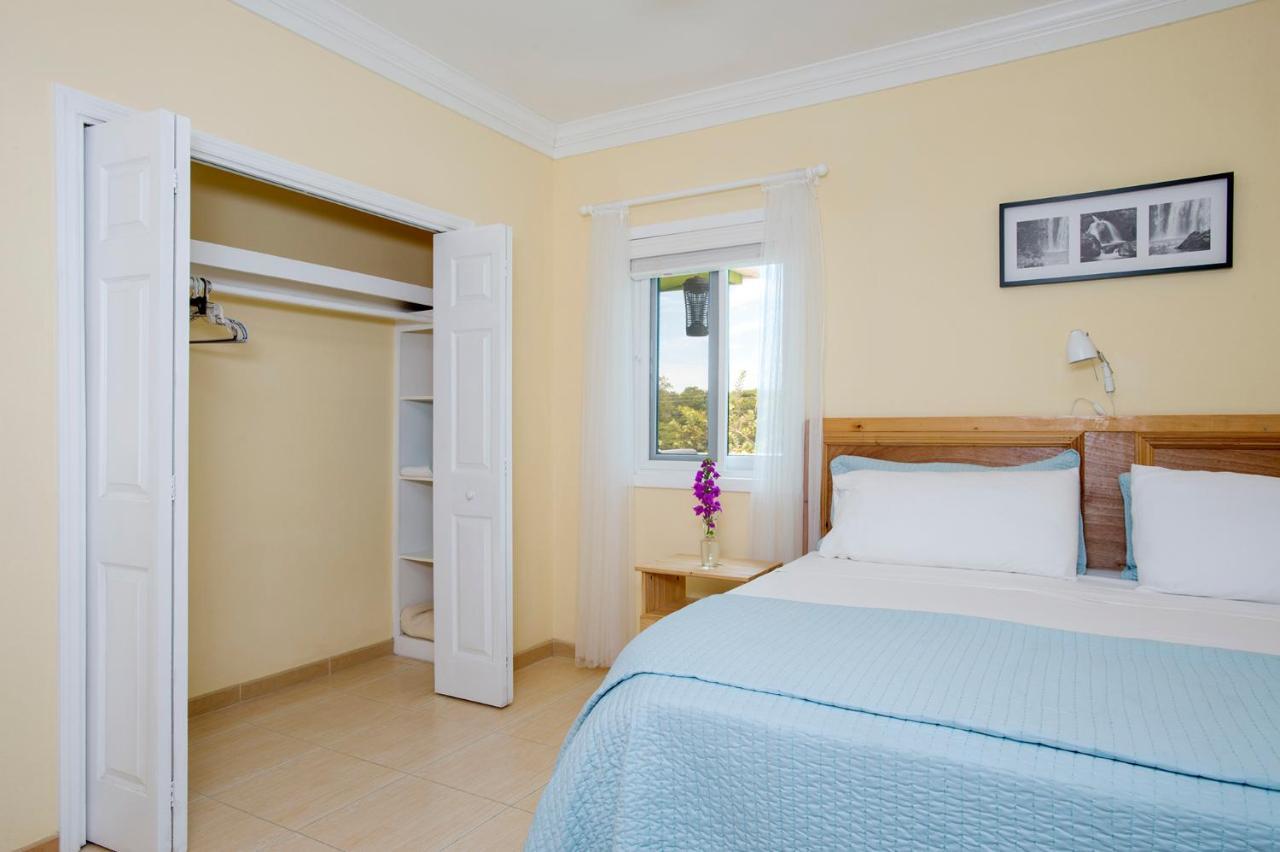 Sir Charles Guest House Palmetto Point Екстер'єр фото